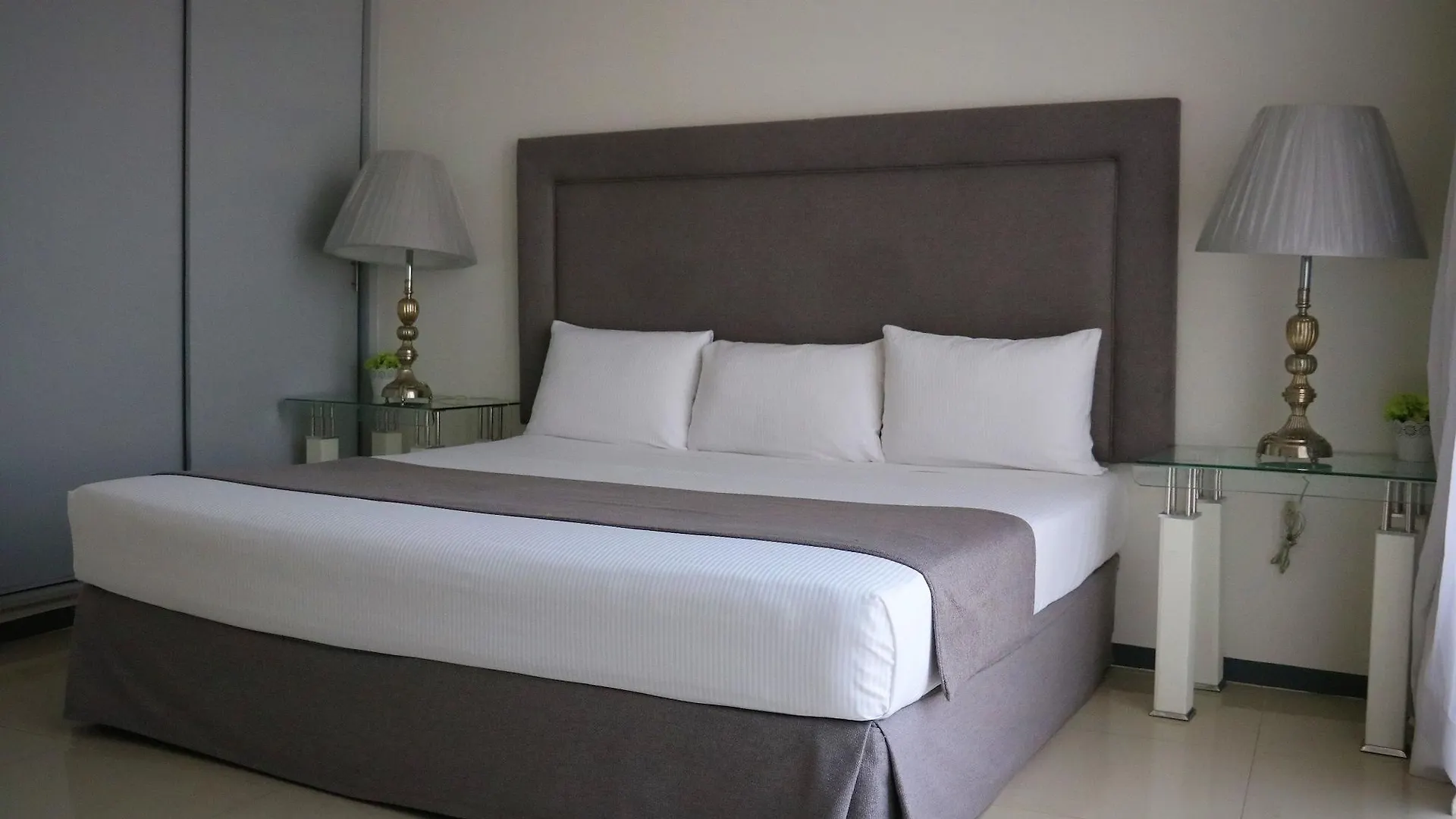 Hotel Suites Bernini Guadalajara 3*,