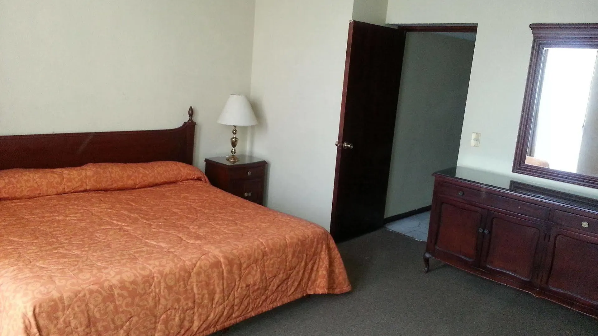 Hotel Suites Bernini Guadalajara